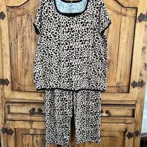 Pillow Talk pajama set so L